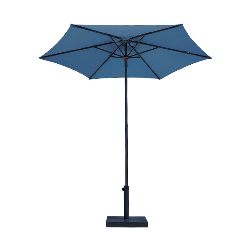 ¿Cómo mejora una sombrilla de patio con botón la comodidad al aire libre?