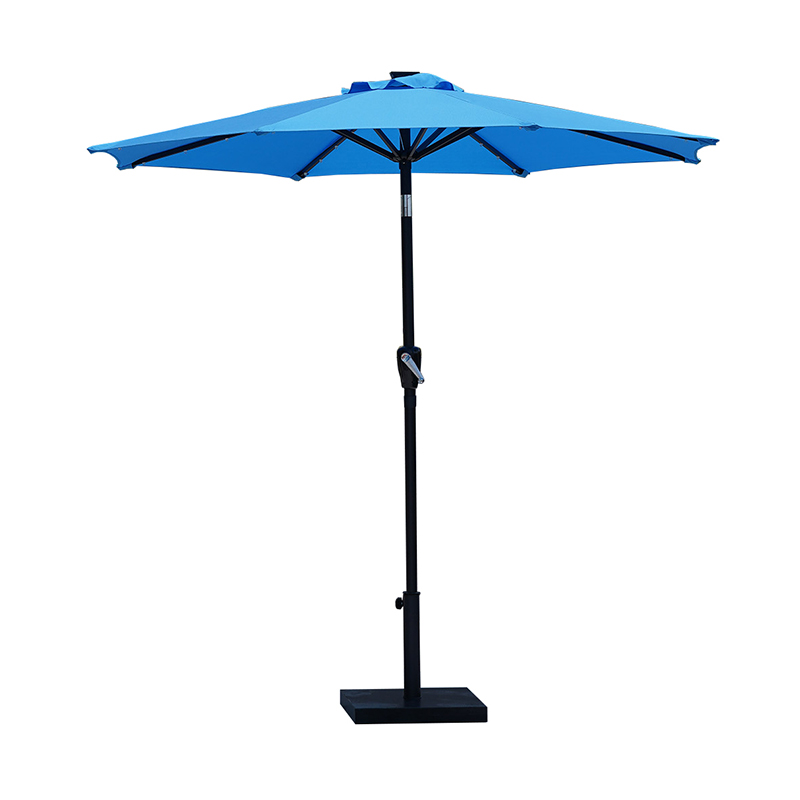 What Makes Market Umbrella With Crank Work Well in Outdoor Use